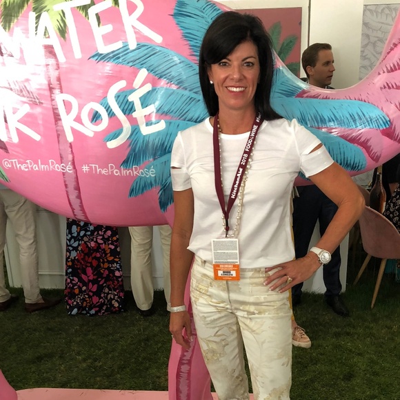 Meet your Posher, Sarah - Picture 1 of 6